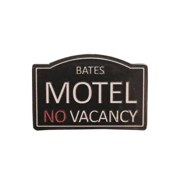 Norman Bates Pin-Horror Badge) 6
